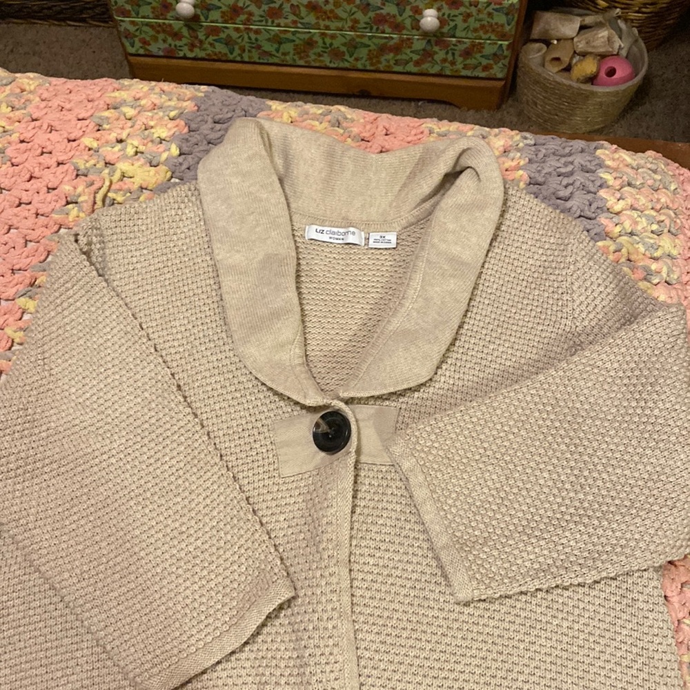 One button closure Liz Claiborne cardigan sweater